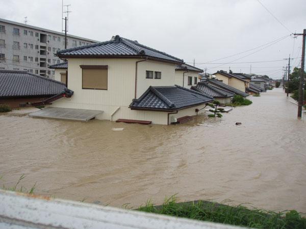 床上浸水・ゲリラ豪雨と家探し　株式会社常盤不動産.jpg